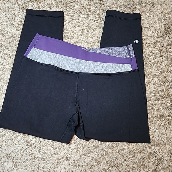 Lululemon black Capri Leggings Purple Crossover Waistband Women’s size 6 - Picture 2 of 9